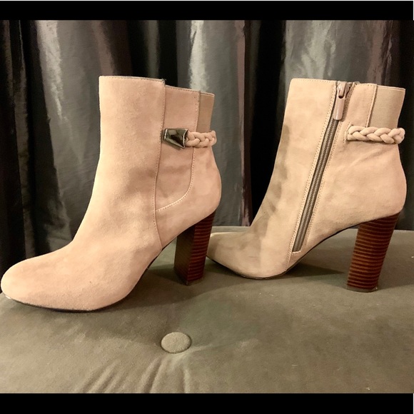 ✨Saks Fifth Avenue - Ankle Suede Booties ✨ - Picture 2 of 6